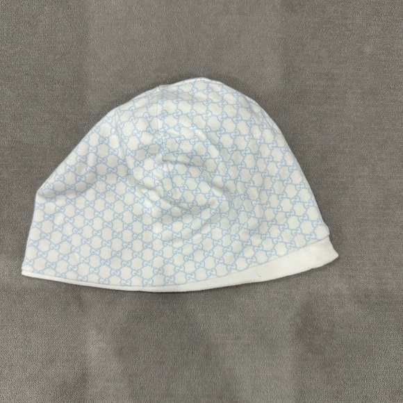 Kids Gucci 2 piece onesies with a bib - Picture 7 of 9